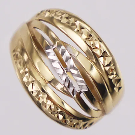 Ring vitguldsdetalj stl:17¾, bredd 2,5-15,2mm, 14K Vikt: 2,9 g