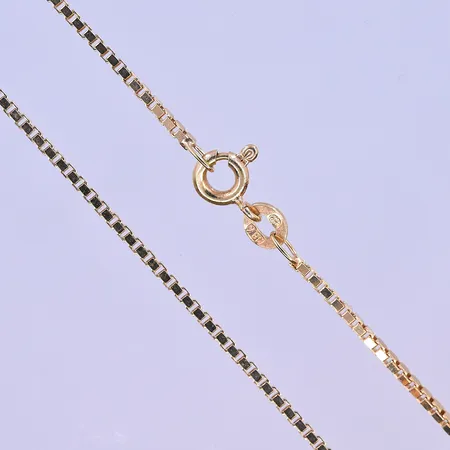 Kedja Venezia längd 70cm bredd 1mm 18K. Vikt: 9 g