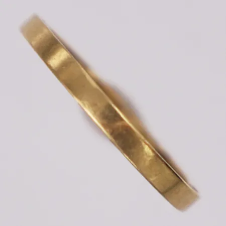 Ring vita stenar stl:17¾, bredd 2,2mm, 18K Vikt: 1,9 g