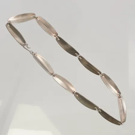 Collier Stigbert ca 40cm bredd 10mm, Runes Konsthantverk R Tennesmed 1960, 925/1000 Silver 27,4g.