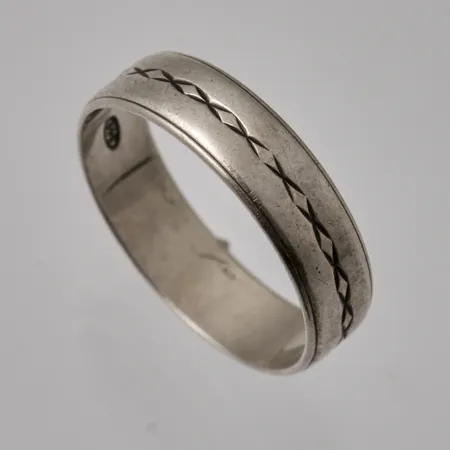 Ring stl:17¼ bredd 4,9mm, 9K vitguld, 1,89g.