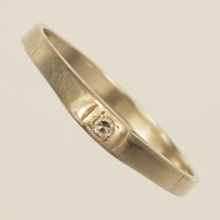 Ring med 8/8-slipad diamant 0,02ct stl:17 bredd 1,8mm vitguld skev skena 18K Vikt: 1,5 g
