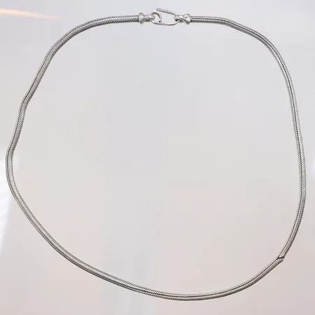 Halskedja, längd 46cm, bredd 3mm, defekt, silver Vikt: 33 g