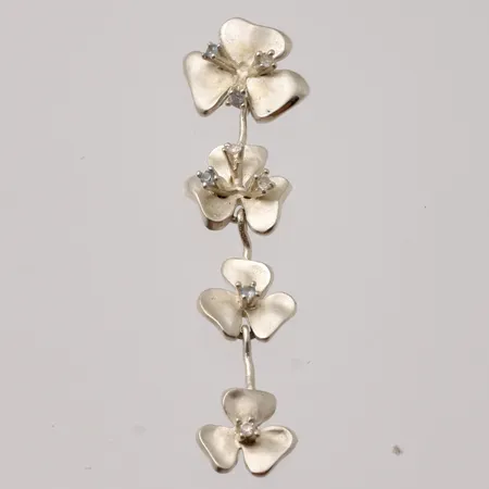 Hänge 13,7x48,7mm, 8st vita stenar, 925/1000 silver, 2,77g.