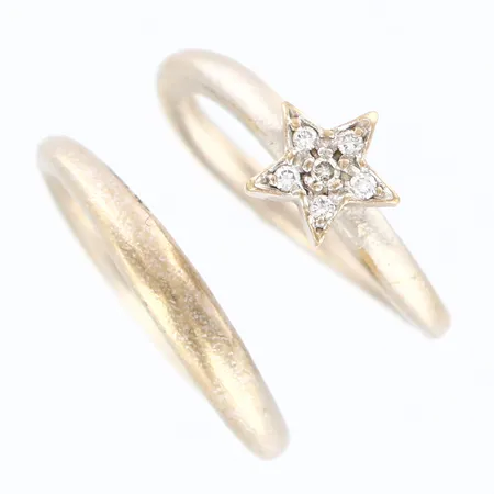 2 Ringar Love Ole Lynggaard, diamanter 5x0,01ct, stl:16½-17, bredd: 2,5-3mm, 7mm, 18K Vikt: 12 g