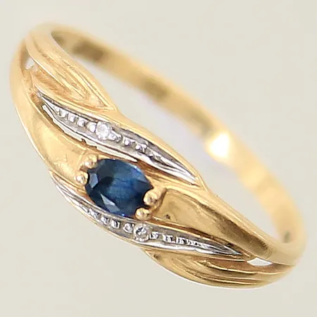 Ring med blå safir och 8/8-slipade diamanter stl:16½ bredd 1,4-5,6mm 18K Vikt: 1,7 g