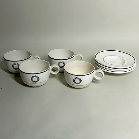 4 Koppar med fat Stig Lindberg för Gustavsberg Consul, fat Ø13cm, kopp höjd 6cm Ø8,5cm, stengods