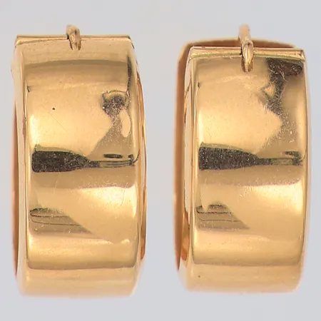Ett par örhängen creol längd 15mm bredd 7,6mm, 18K Vikt: 2,3 g