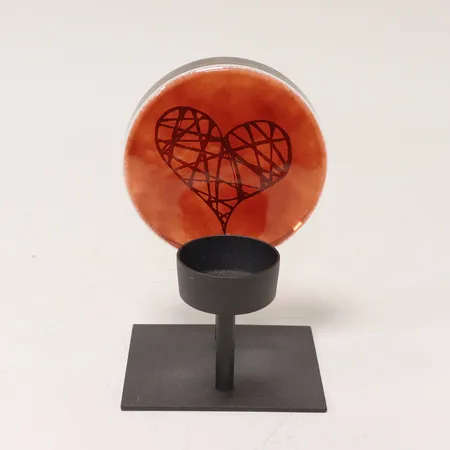 Ljushållare Love Heart Steninge Slott, metall och glas, höjd 13cm, för värmeljus Ø4cm, fint skick, i originalkartong. Skickas med paket.