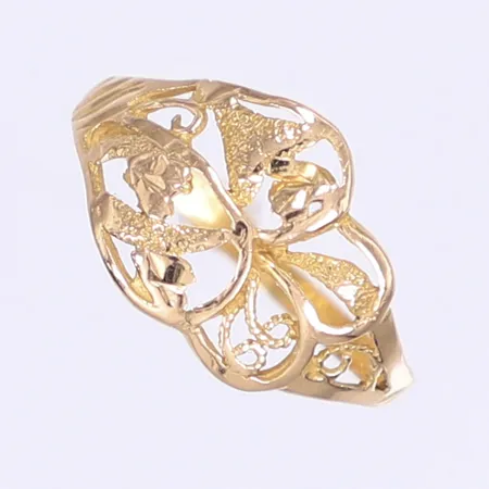 Ring med genombruten dekor stl:18 bredd 2-13mm, defekt, 21K Vikt: 2 g