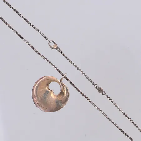 Collier Georg Jensen "Hidden Heart" design Vivianna Torun Bülow Hübe ärtlänk 44,5cm hänge 29mm, originalbox Vikt: 8,1 g
