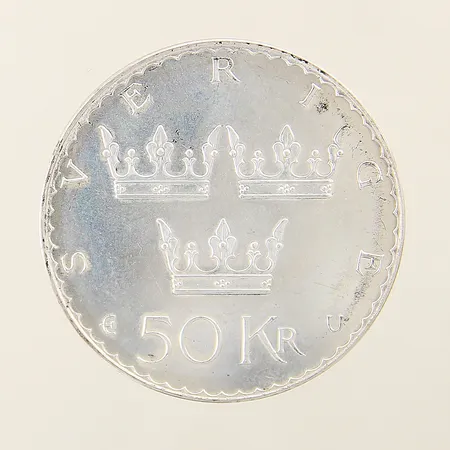Mynt I Sverige utgår från folket all offentlig makt 50kronor Ø36mm 1975 silver 925/1000 Vikt: 26,8 g