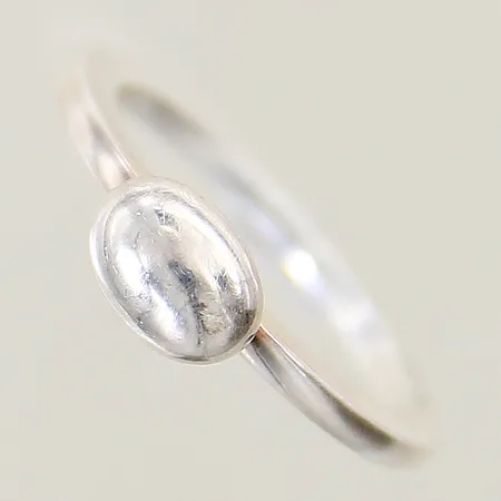 Ring Love bead Efva Attling stl:16 bredd 1,6-5,5mm silver 925/1000 Vikt: 3,1 g