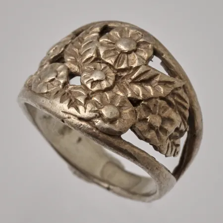 Ring, stl:16, bredd 3,3-14mm, 925/1000 silver, 5,17g.