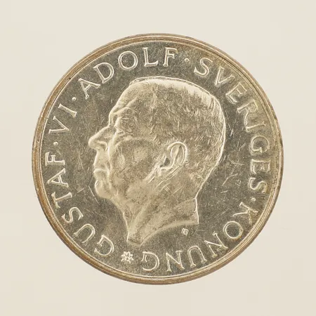 Minnesmynt 10kr Ø32mm "Gustaf VI Adolf Sveriges Konung", Plikten Framför Allt år 1882-1972 silver 925/1000 Vikt: 18,2 g