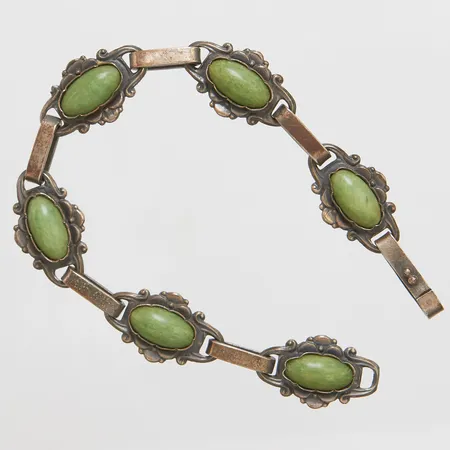 Armband med gröna stenar längd: 19,8cm, bredd: 14,5mm, silver 830/1000 Vikt: 19,5 g