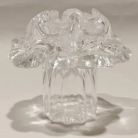 Ljusstake "Isabella", höjd 11cm design av Anna Ehrner Kosta Skickas med paket.