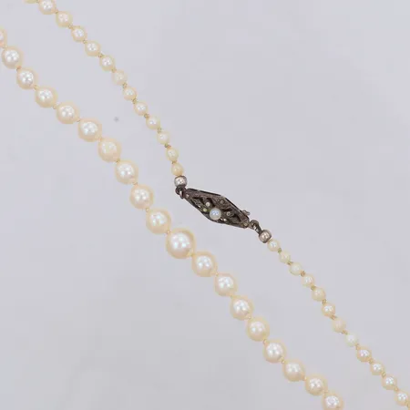 Pärlcollier odlade pärlor doserad längd 53cm bredd 3-7mm slitna pärlor, silverlås 835/1000 Skickas med postpaket.