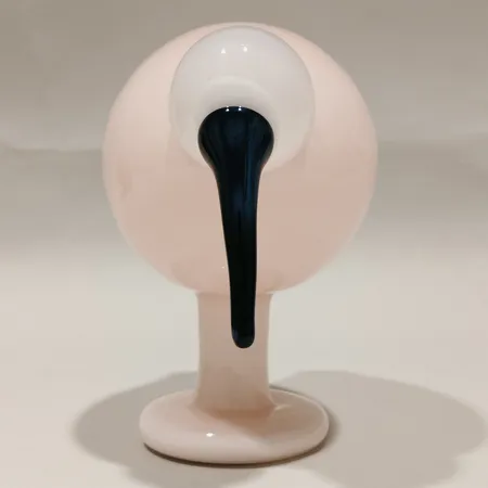 Glasskulptur av Oiva Toikka "Birds by Toikka" Ibis laxrosa höjd ca 16cm, etikett kvar, inga övriga tillbehör Skickas med paket.