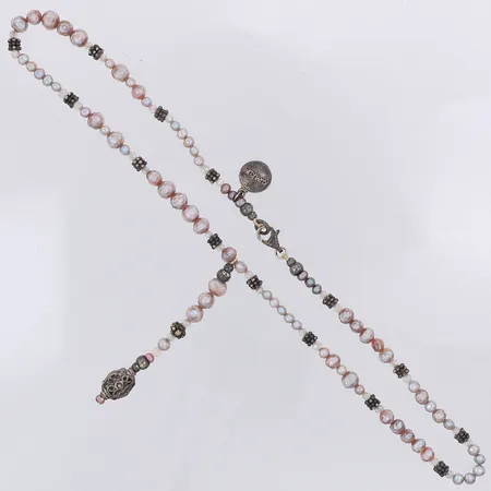 Collier Kumkum plastpärlor & silverdetaljer längd 44cm hängdel 65mm, 925/1000 silver Vikt: 23 g