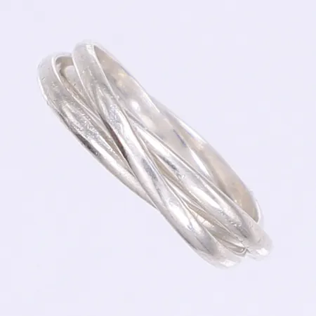 Ring tredelad stl:17¾, bredd 2-5mm, silver 925/1000 Vikt: 3 g