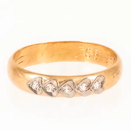 Ring med vita stenar stl:18 bredd 4mm, 18K 3,2g.