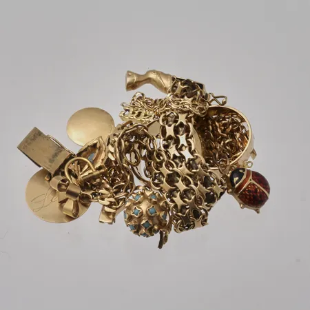 Diverse defekt guld, 18K, 51,74g.