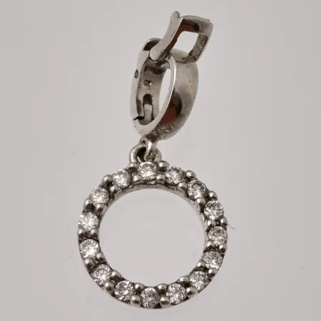 Hänge 14,7x26,3mm, 15st vita stenar, öppningsbar spetsögla, 925/1000 silver, 2,44g.