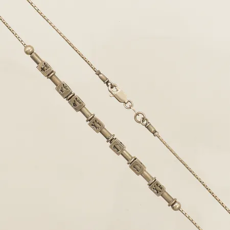 Collier med integrerade hängen längd 43cm, bredd 1,2-4,5mm GFAB silver 925/1000 Vikt: 10,2 g