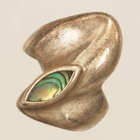 Ring med pärlemor stl:15¾ bredd 3,5mm silver 925/1000 Vikt: 8 g