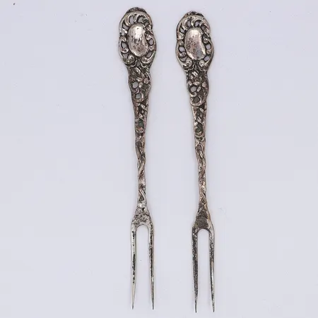 2 Olivgafflar modell Rosen 12cm, 830/1000 silver Vikt: 19,1 g