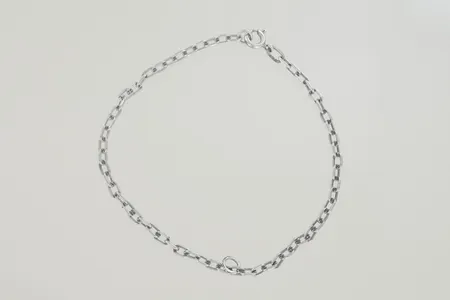 Armband längd 18 cm bredd 3 mm, silver 835/1000 Vikt: 2,4 g på auktion i Växjö hos Pantbanken Sverige