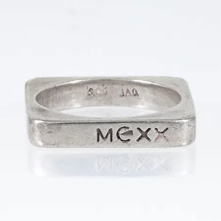 Ring MEXX fyrkantig form stl:16 bredd 3,5mm, silver 925/1000 5,0g.