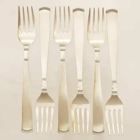 Sex förrättsgafflar 14,7cm GAB från 1992 silver 830/1000 Vikt: 143,6 g på auktion i Farsta hos Pantbanken Sverige