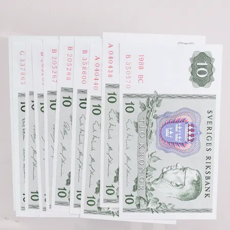 10st ovikta svenska 10kr sedlar, 7st ovikta 5kr sedlar  Vikt: 0 g