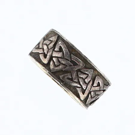 Ring med mönster stl: 19½, bredd: 9,5mm, 925/1000 silver Vikt: 5,8 g