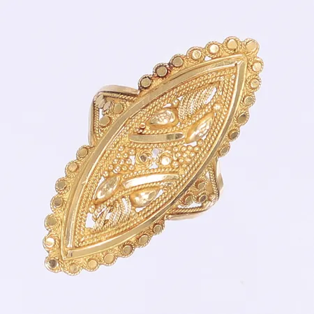 Ring med genombruten dekor stl:17 bredd 2-34mm, 21K Vikt: 4,3 g