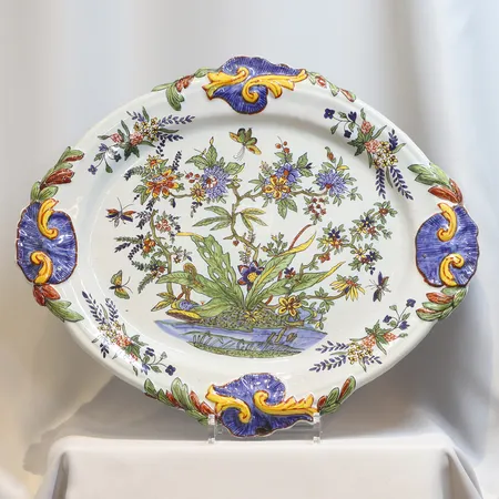 Fajansfat Rouen Dekor, 1800-1900 tal, längd 46cm, bredd 39cm, glasyrdefekter Skickas med postpaket.