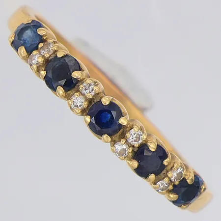 Ring safirer & diamanter 8 x ca 0,01ct stl:18¾, gravyr, 18K Vikt: 2,6 g