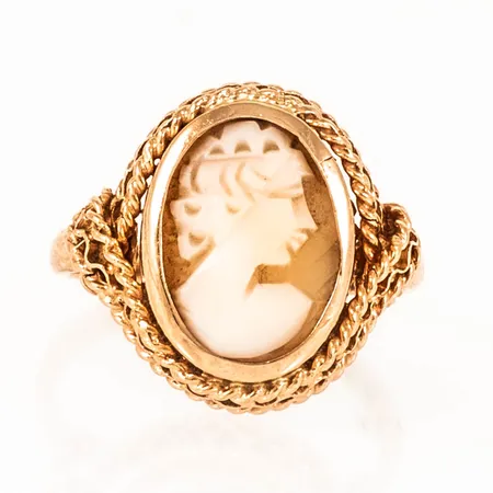 Ring med kamé stl:17½ bredd 2,2-17,4mm, 18K 4,5g.