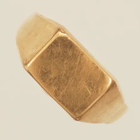 Ring defekt 18K Vikt: 2,4 g