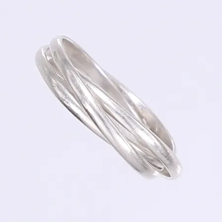 Ring tredelad stl:18½, bredd 2-5mm, silver 925/1000 Vikt: 2,8 g