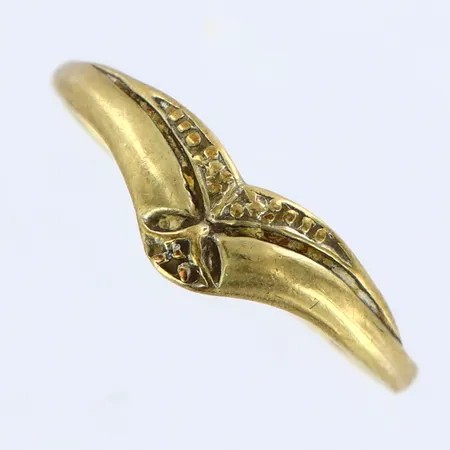 Ring stl: ca 18¼ bredd: 1-5mm, skev, 8K Vikt: 0,8 g
