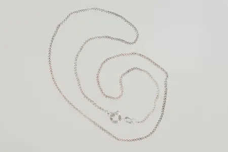 Halskedja pansar längd 38 cm bredd 1,3 mm, silver 835/1000 Vikt: 2,5 g på auktion i Växjö hos Pantbanken Sverige