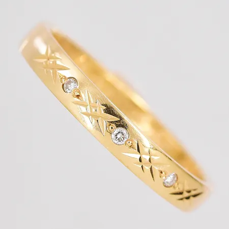 Ring diamanter 0,03ct enligt gravyr stl:18¼ Schalins graverad 18K Vikt: 3,1 g på auktion i Västerås hos Pantbanken Sverige