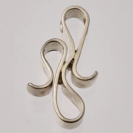 Hänge Swirl Efva Attling, 15,7x27,3mm, 925/1000 silver, 4,52g.