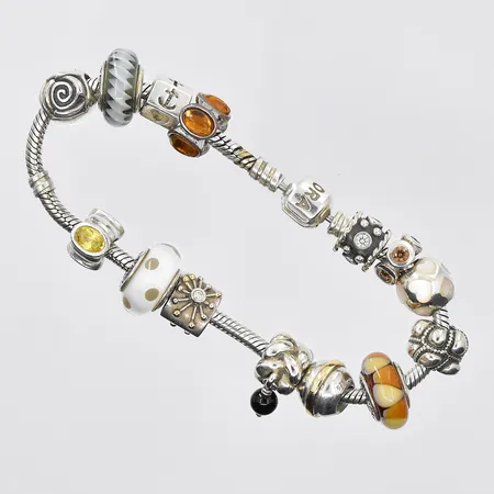 Armband Pandora med 14 berlocker, längd 19 cm, silver 925/1000. Vikt: 59,3 g