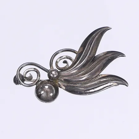 Brosch längd 40mm, bredd 10-22mm silver 925/1000 Vikt: 3,7 g