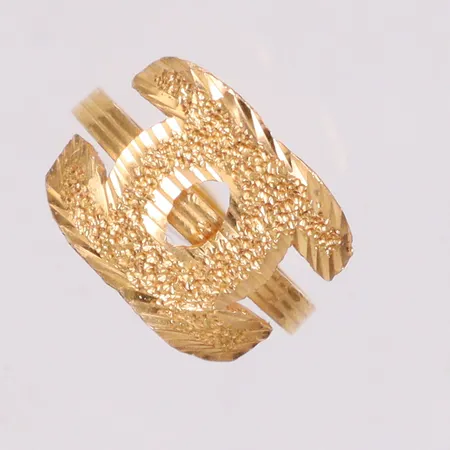 Ring stl:17¼ 21k Vikt: 3,6 g