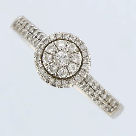 Ring med diamanter GHA ca 0,20ctv, stl: 17, bredd: 2,5-7,5mm, vitguld, 18K Vikt: 3,3 g